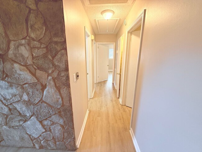 Foto del edificio - 4751 Tessie Ln