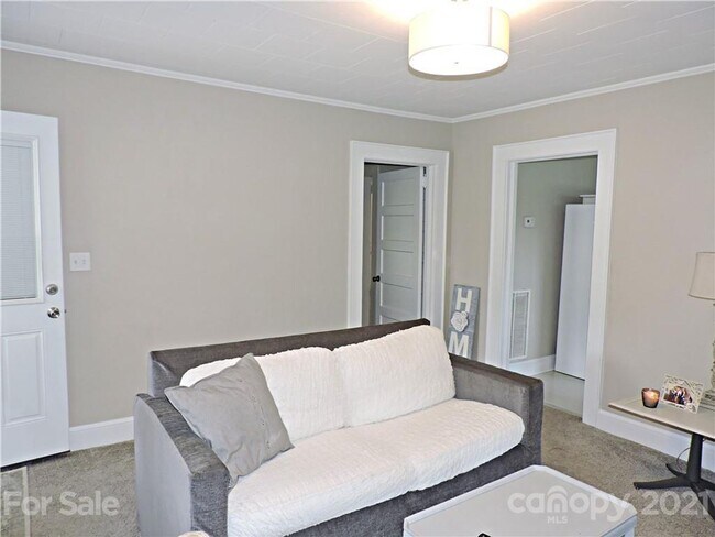 Building Photo - Charming Home for Rent in Newton, North Carolina!