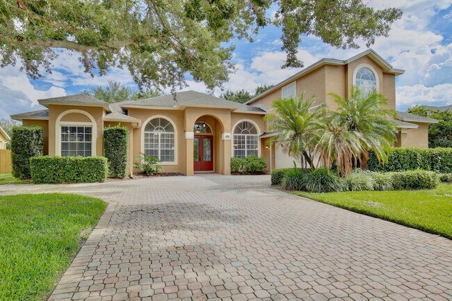 Foto del edificio - Stunning 4/3 Pool Home with a Bonus Room a...