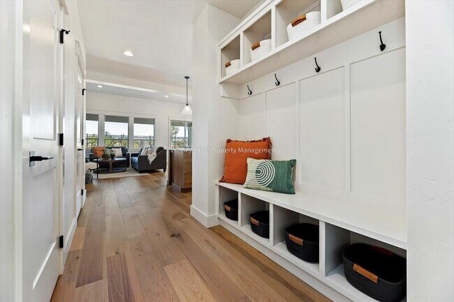 Building Photo - 4528 S Selatir Way