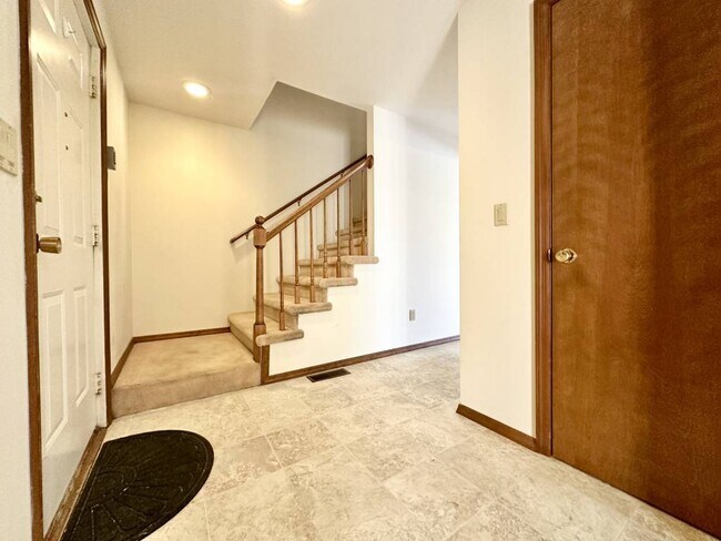 Building Photo - 300 E Shelbourne Dr