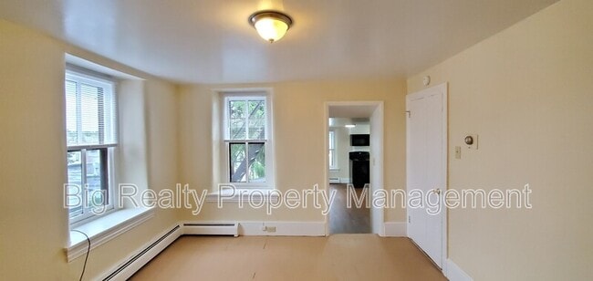 Building Photo - 128 New St