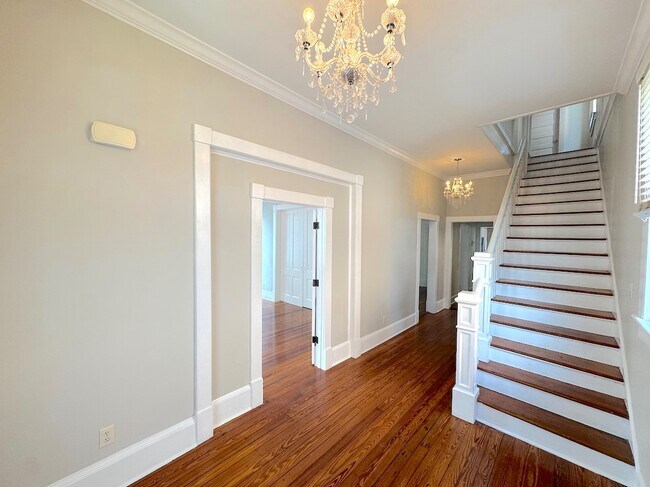 Foto del edificio - 313 W 33rd St