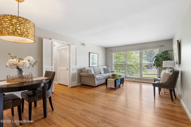 Foto del edificio - 2705 Riedling Dr