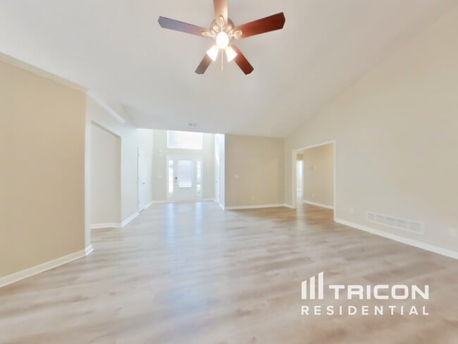 Building Photo - 136 Reid Plantation Dr