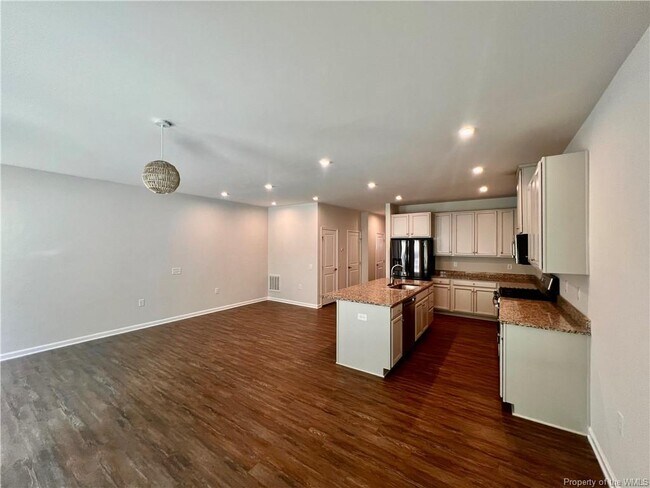 Building Photo - 121 Capeside Ct