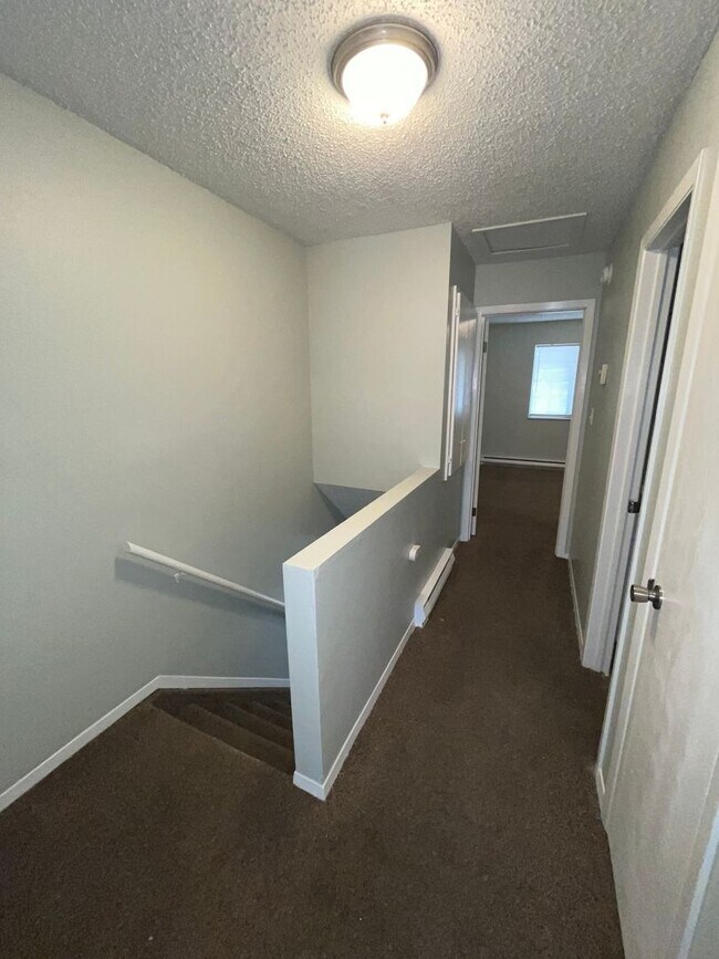 Foto del edificio - Newly Renovated 2-story Apartment Home | 2...