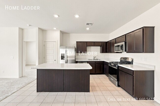 Foto del edificio - 2528 N Coolidge Ave
