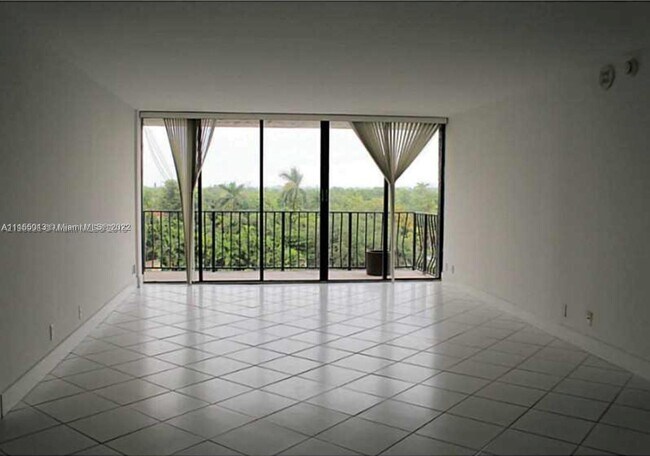 Foto del edificio - 780 NE 69th St