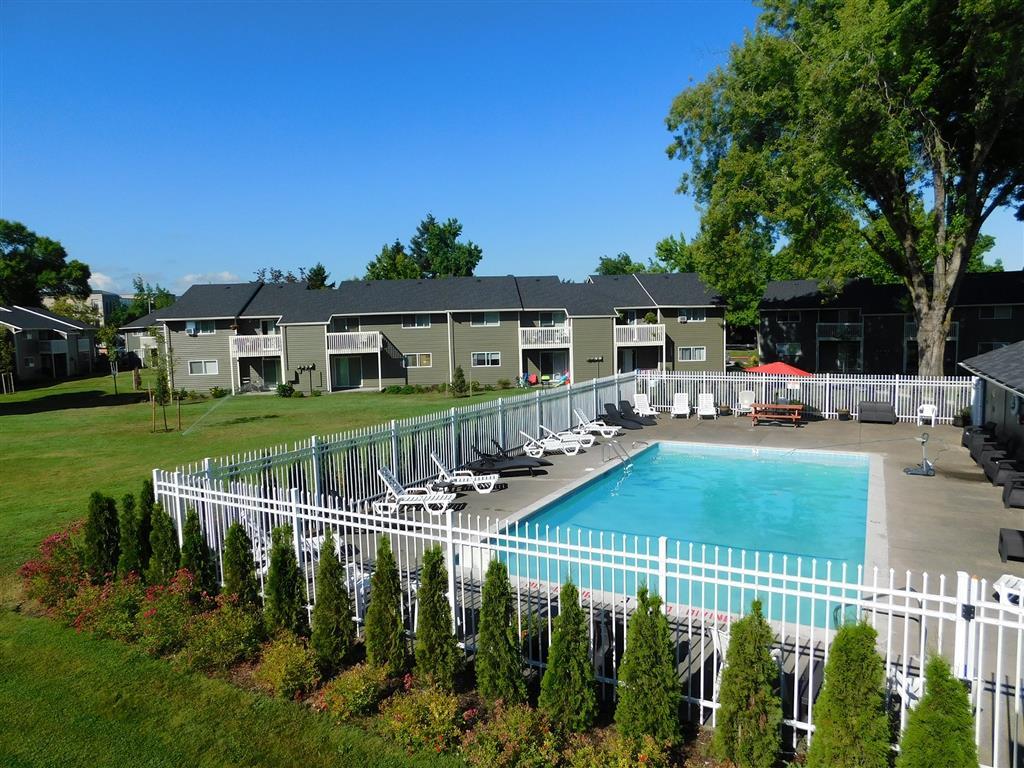 Chalet Apartments at 2555 Gateway St Springfield, OR