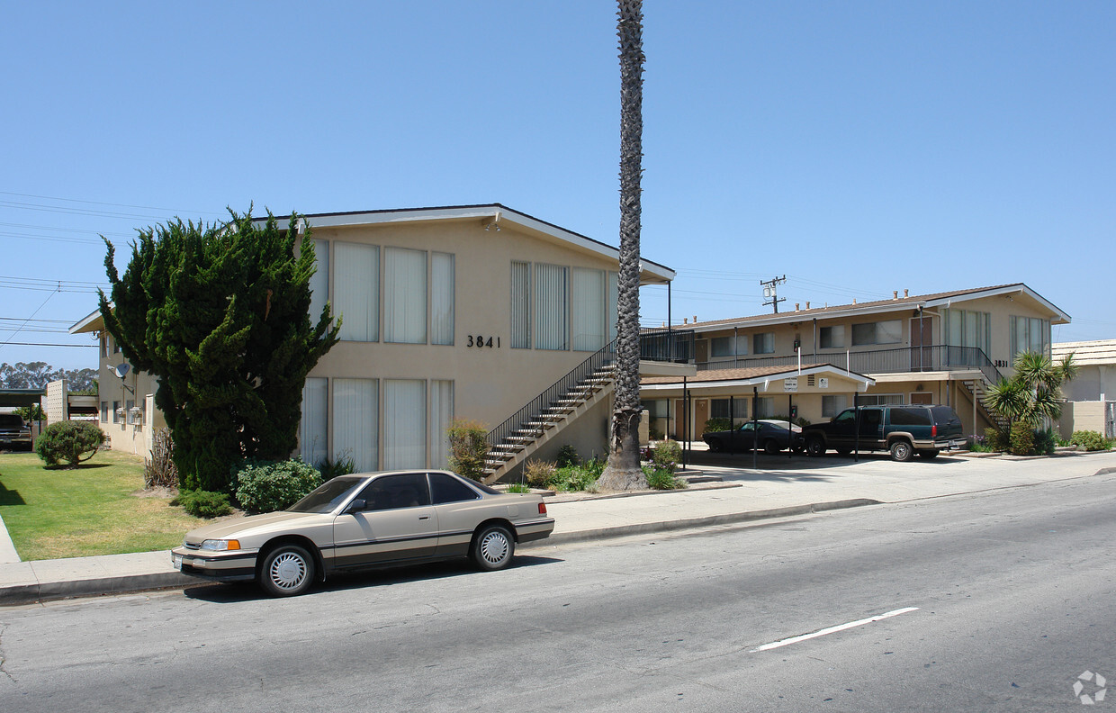 Foto del edificio - 16 Units (all 2BD/1BA) in Oxnard