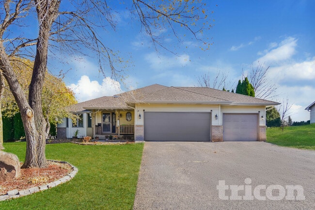 Building Photo - 13850 Aster Ln