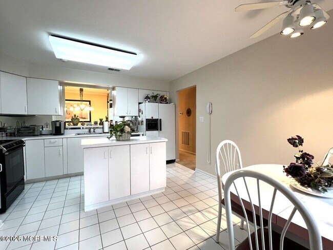 Foto del edificio - 92 Winthrop Rd