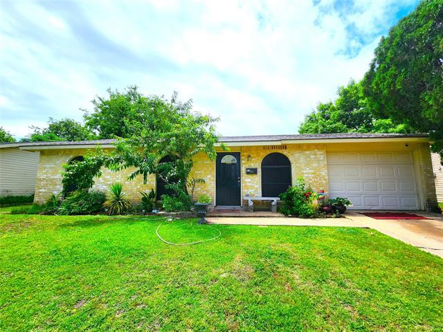 Primary Photo - 912 Springwood Dr