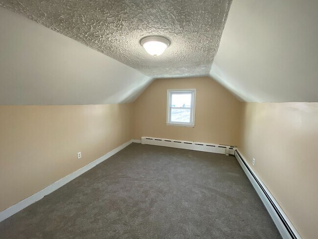 Building Photo - 54 Locust St