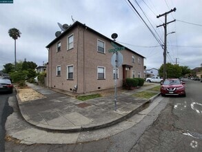Building Photo - 578 Civic Center St
