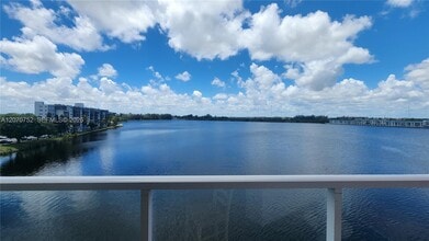 Building Photo - 1301 NE Miami Gardens Dr