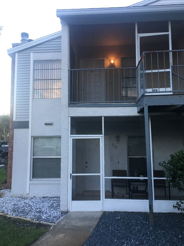 2nd floor with screened in porch - 107 Northlake Dr