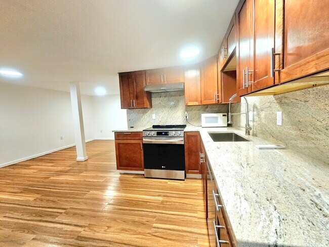 Foto del edificio - 686 Parker St