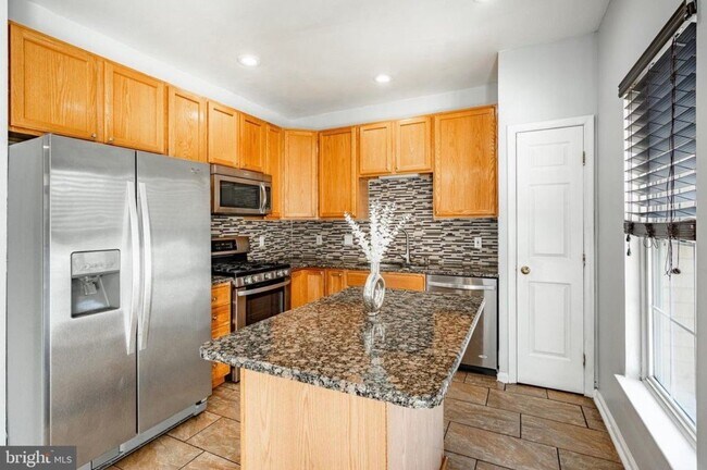 Foto del edificio - 71 Alexis Dr