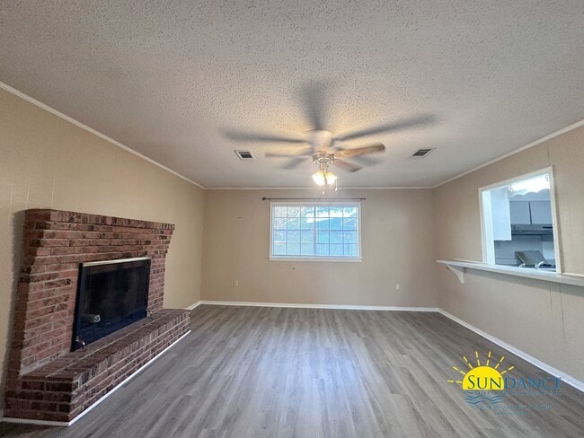 Building Photo - Great 3 Bedroom Home in Fort Walton Beach!