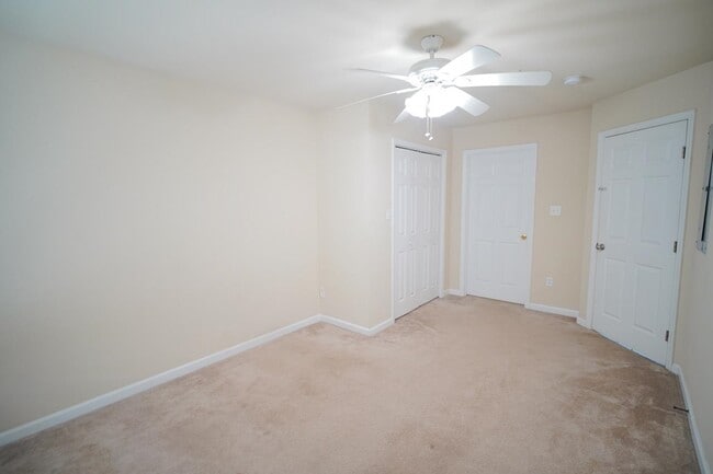 Foto del edificio - 859 W Brevard St