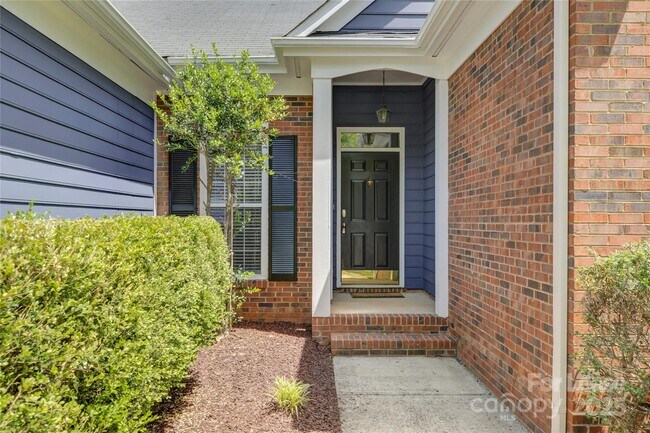 Building Photo - 7017 Scuppernong Ct