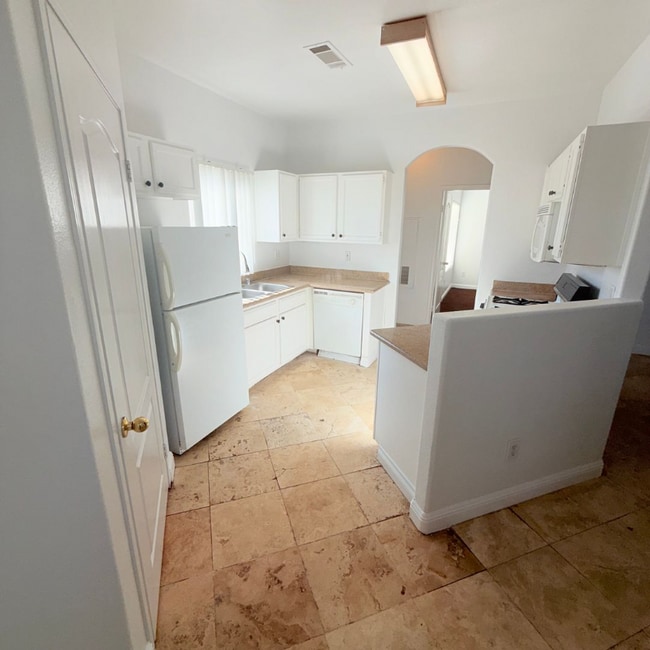 Building Photo - 5525 W Flamingo Rd