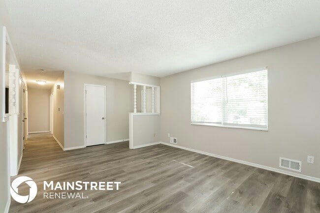 Building Photo - 1007 Colbern Dr