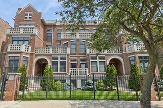 Building Photo - 4351 S Lake Park Ave