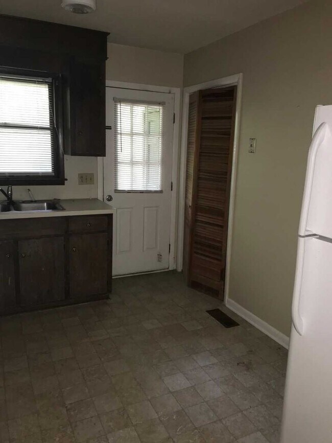 Foto del edificio - Charming 2 bed 2 bath duplex located in Newton