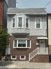 Building Photo - 265 Cambridge Ave