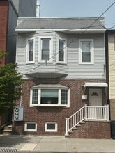 Building Photo - 265 Cambridge Ave