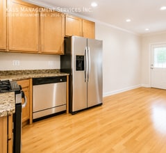 Building Photo - 2856 W Rosemont Ave