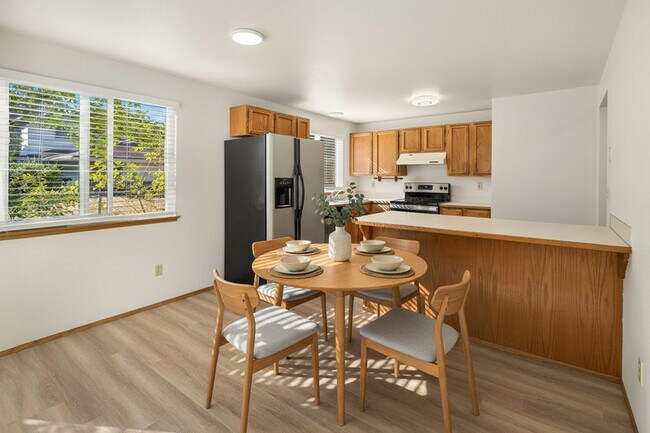 Foto del edificio - 4408B 216th St SW
