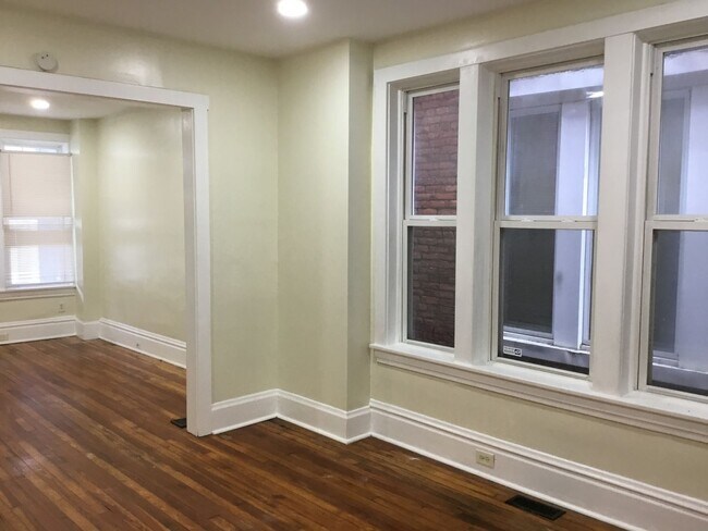 Foto del edificio - 2 br, 1 bath House - 1939 FULTON ST