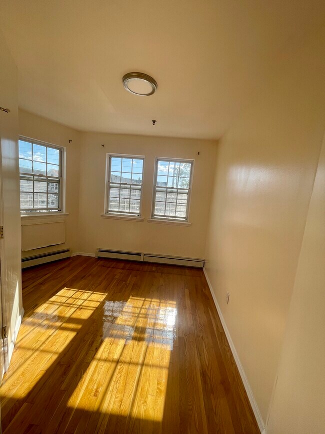 9435 103rd Ave, Ozone Park, NY 11417 Townhome Rentals in Ozone Park