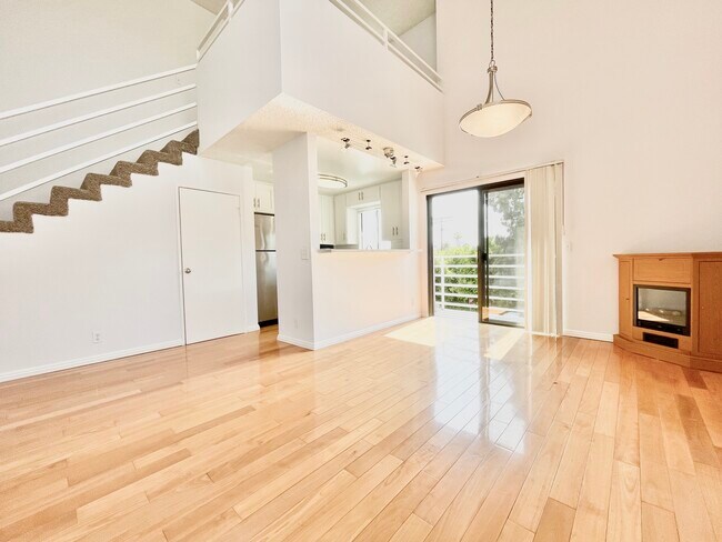 Building Photo - 1200 N Orange Dr