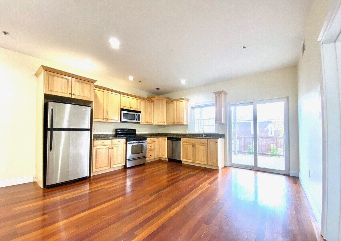 Foto principal - 661 Bennington St