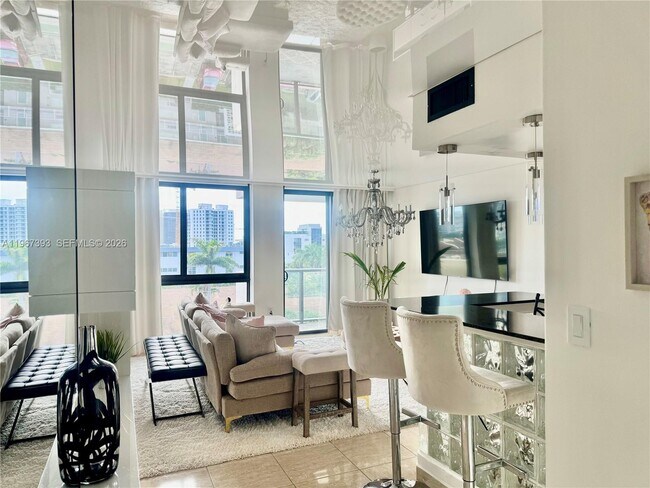 Building Photo - 9800 W Bay Harbor Dr