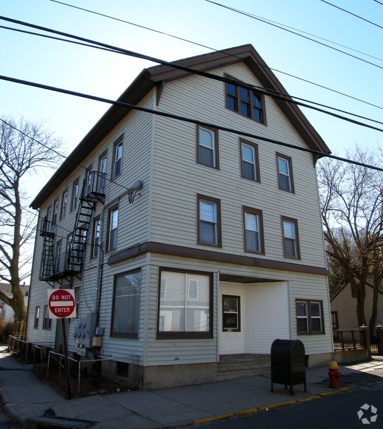 Primary Photo - 169 Grove St