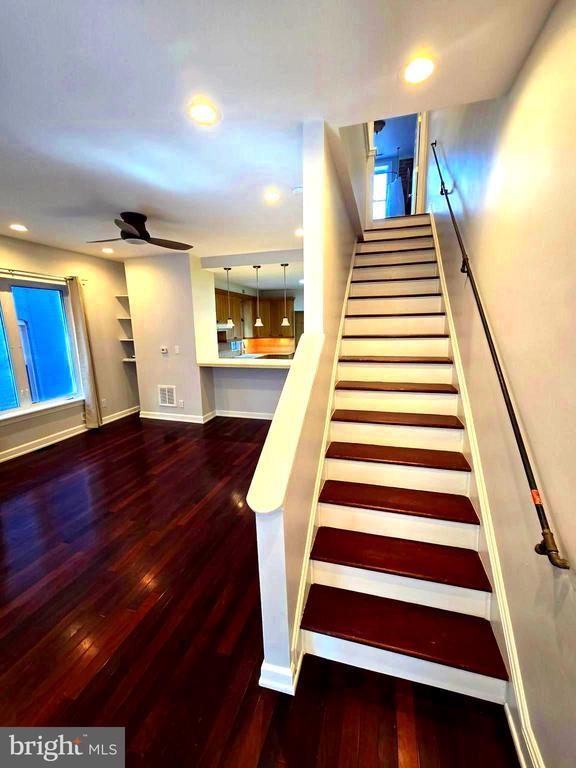 Foto del edificio - 757 Girard St NW