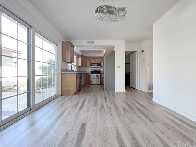 Foto del edificio - 1359 S Walnut St