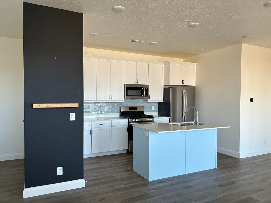 Foto principal - 5801 S Garnet Dr