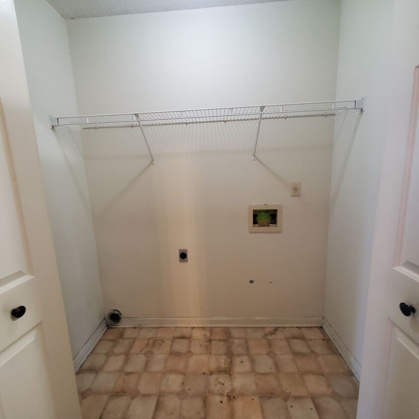 3 Bedroom 2 Bath in Cordova off near Trinity and Sanga - 3 Bedroom 2 Bath in Cordova off near Trinity and Sanga