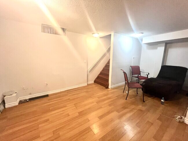 Photo du bâtiment - 2 BED - 2 BATH - AJAX - BASEMENT