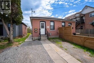 Building Photo - 233 Pelham Rd
