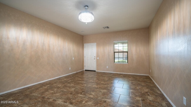 Building Photo - 10830 W Saddlehorn Rd