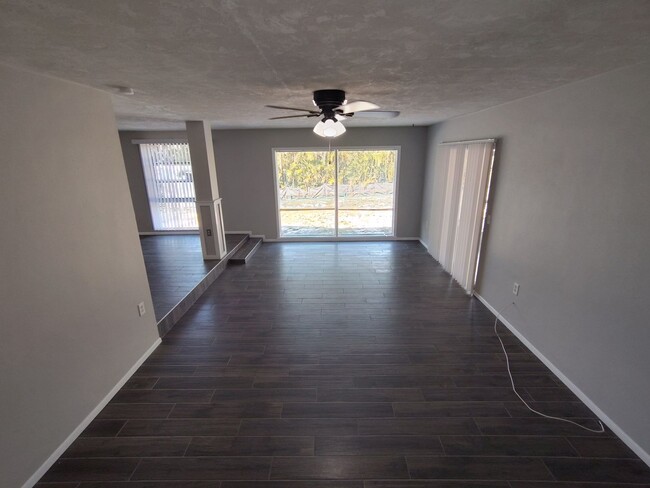 Foto del edificio - Coming Soon!!   Spacious 3-Bed, 3-Bath Hom...