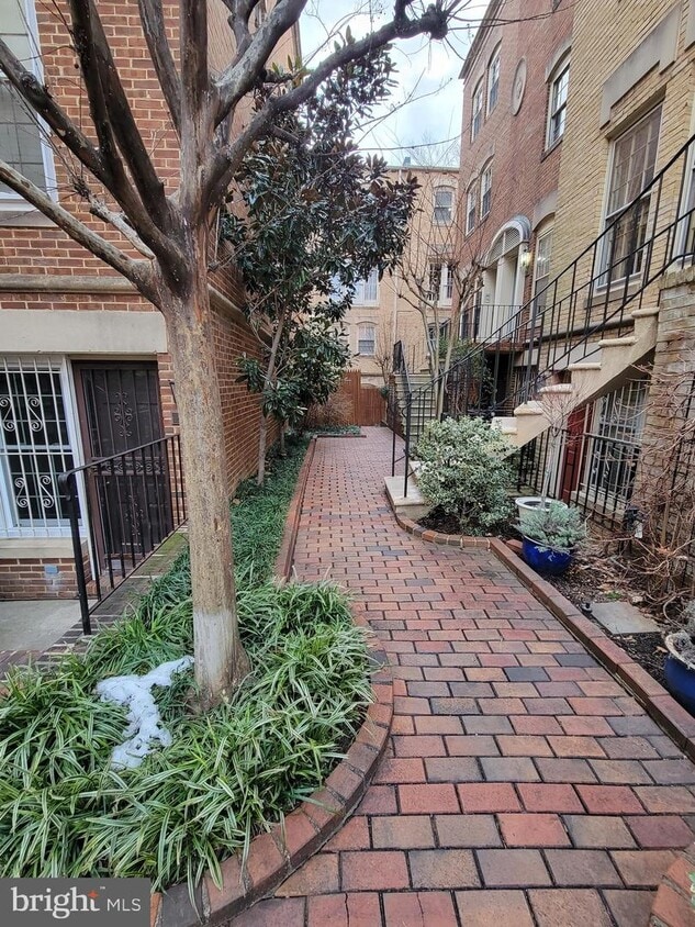 202 Justice Ct NE Unit 37, Washington, DC 20002 Apartment for Rent in